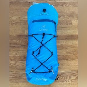 Arc’teryx Alpha FL 30 Alpinist backpack blue (rare!)